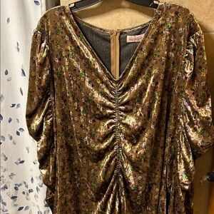 EUC Ivy city floral top 2X